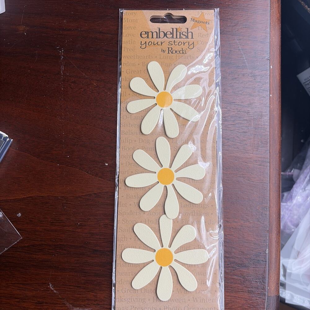 Embellish Your Story by Roeda 3 Magnet Set #14282 White Daisy lot Fridge